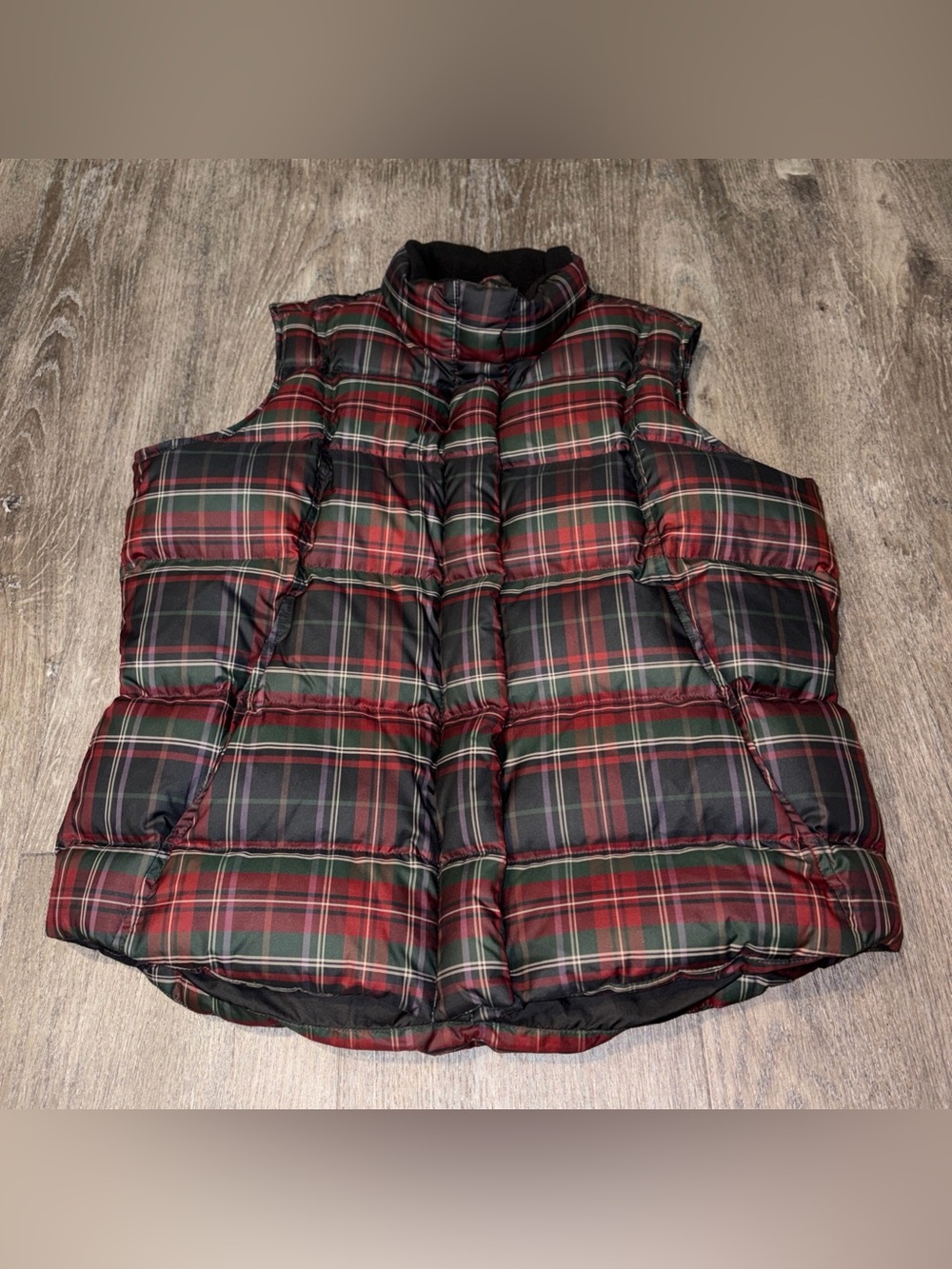Eddie Bauer Women’s Goose Down Puffer Vest Large Red Green Tartan Plaid Zip Up